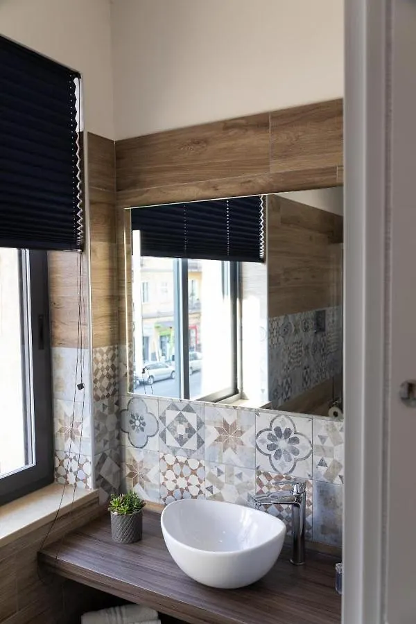 Famalu Apartments Naples 2*,
