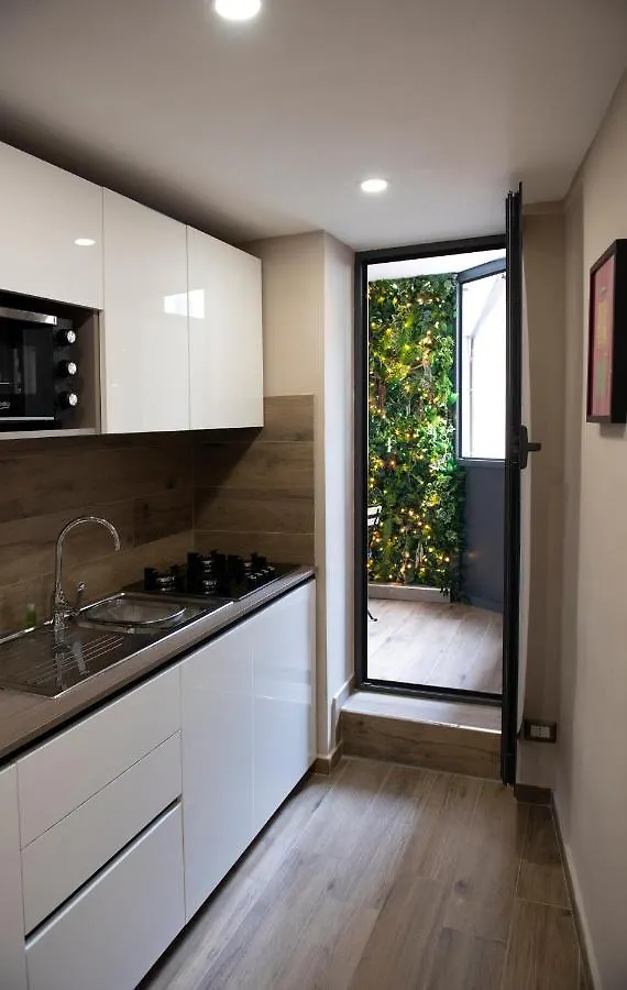 Famalu Apartments Naples Bed & Breakfast