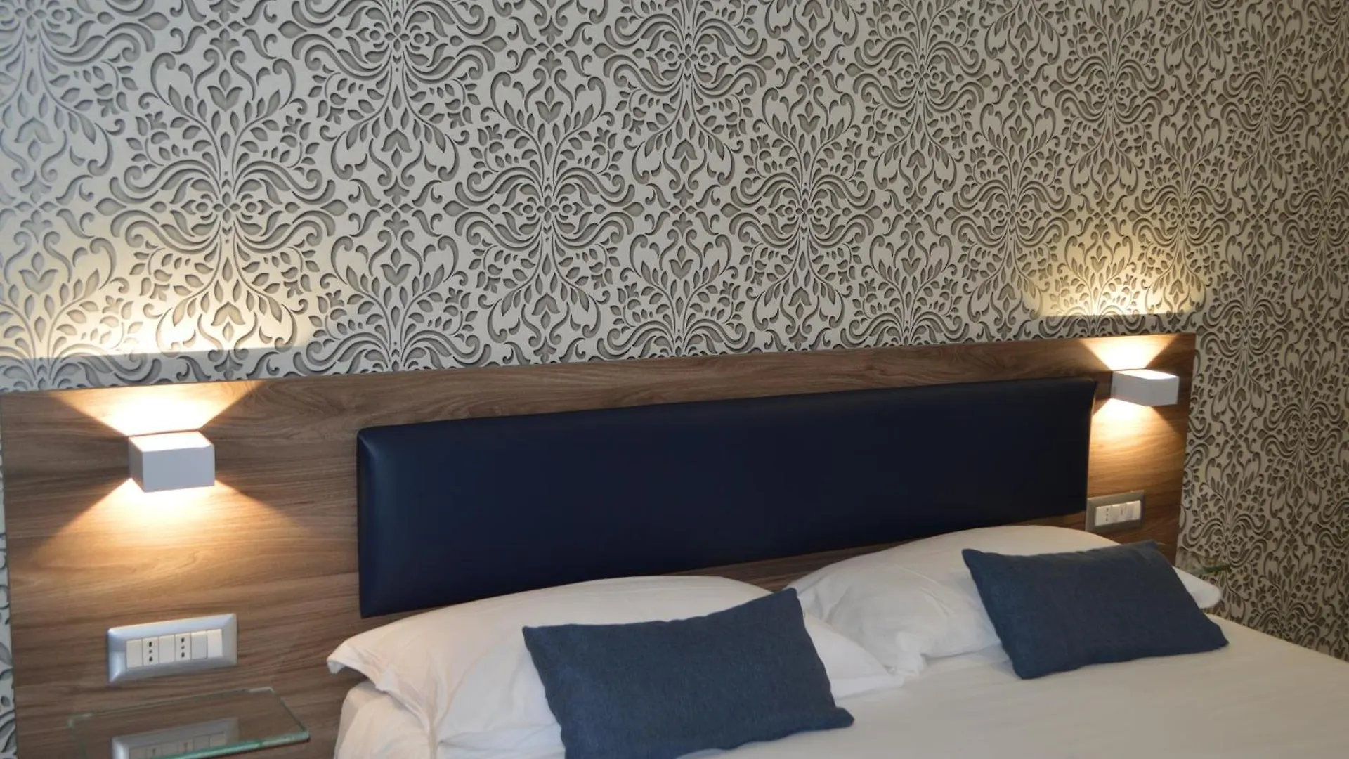 Famalu Apartments Naples Bed & Breakfast