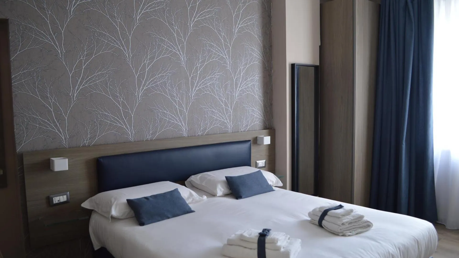 ** Bed & Breakfast Famalu Apartments Naples Italy