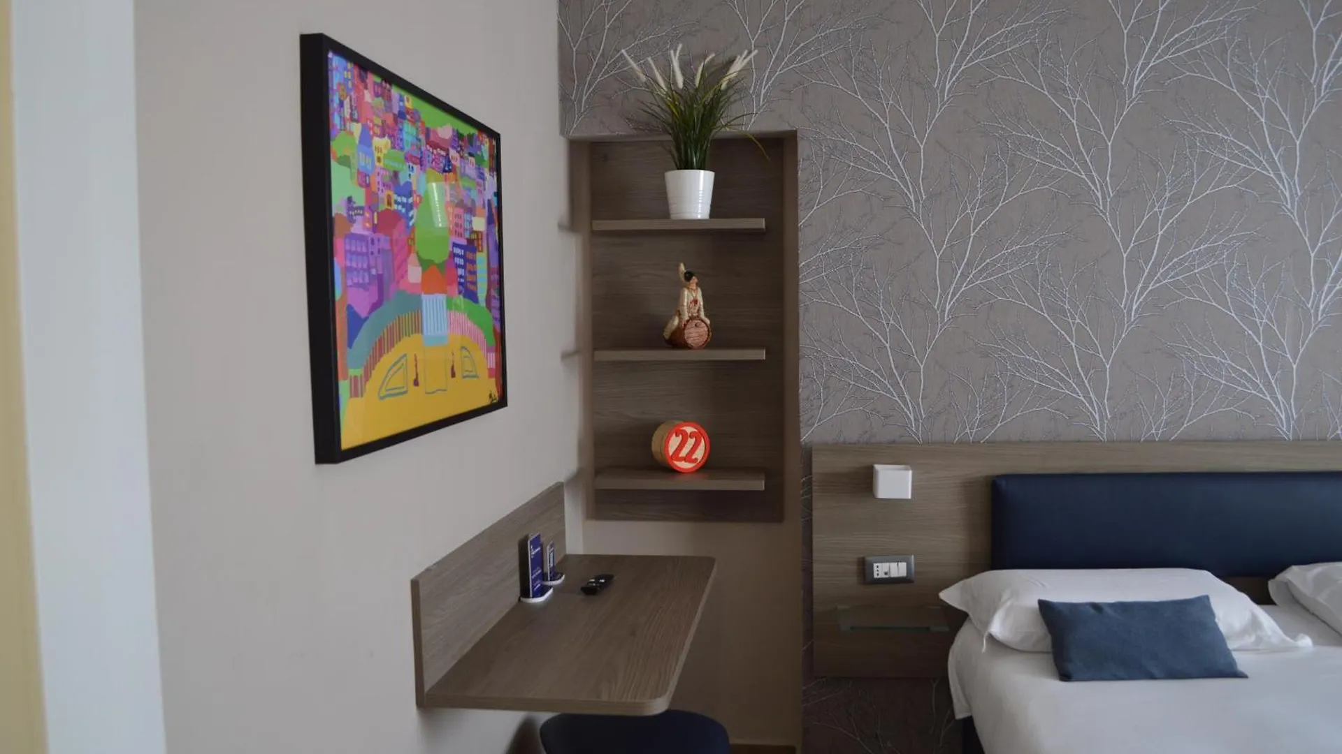 Famalu Apartments Naples Italy