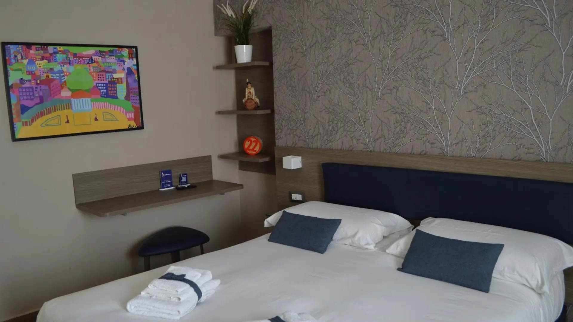 Famalu Apartments Naples 2*,  Italy
