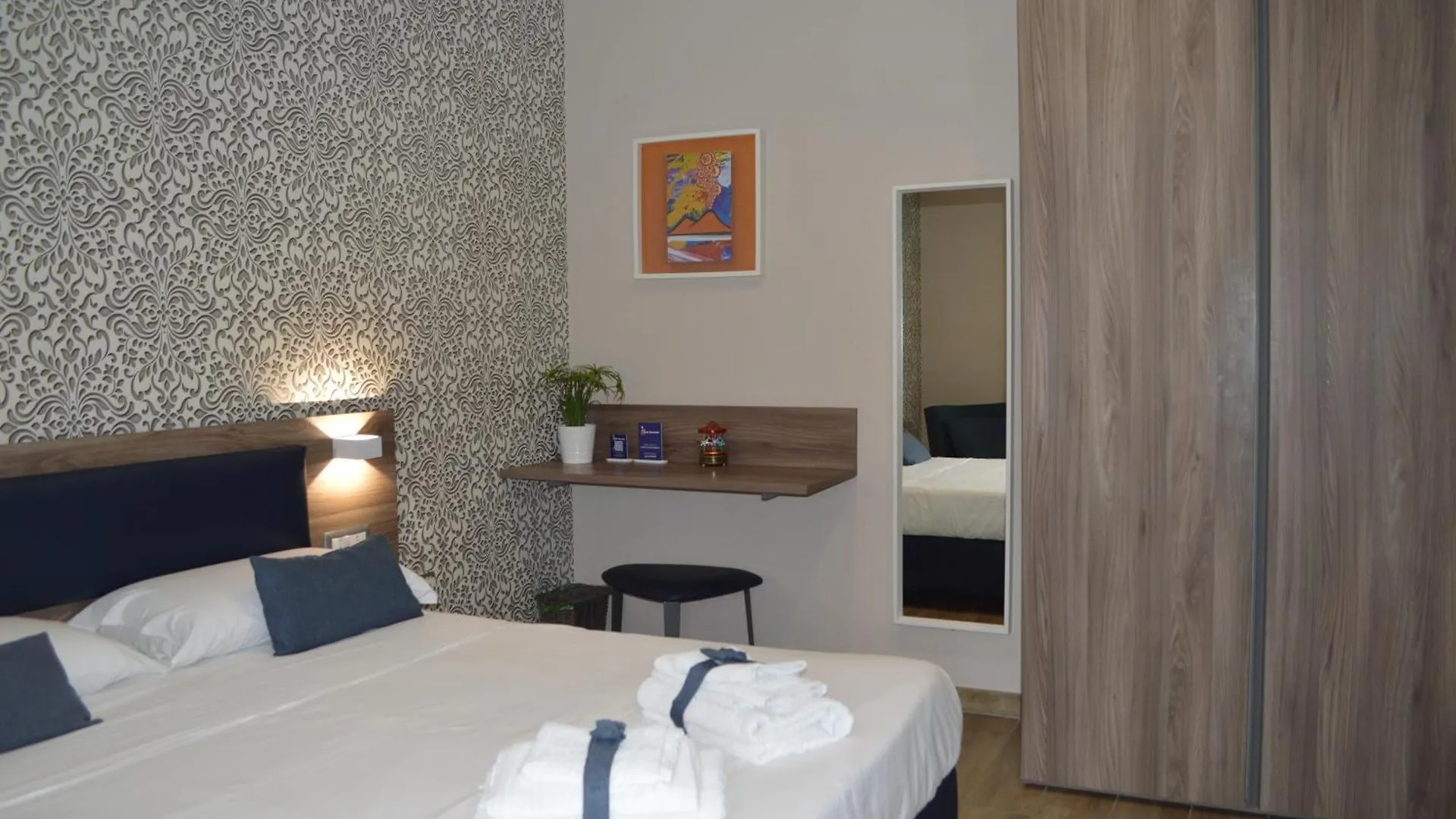 Famalu Apartments Naples Bed & Breakfast