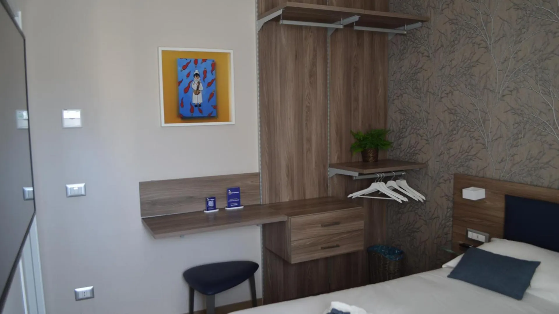 Famalu Apartments Naples 2*,