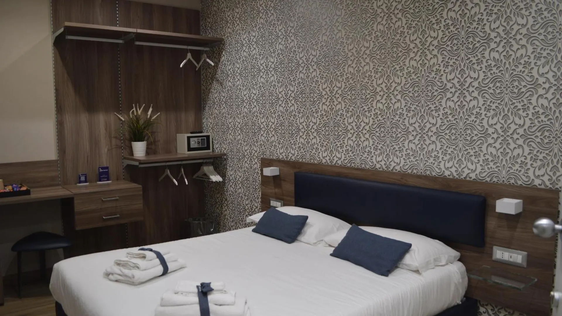 Bed & Breakfast Famalu Apartments Naples