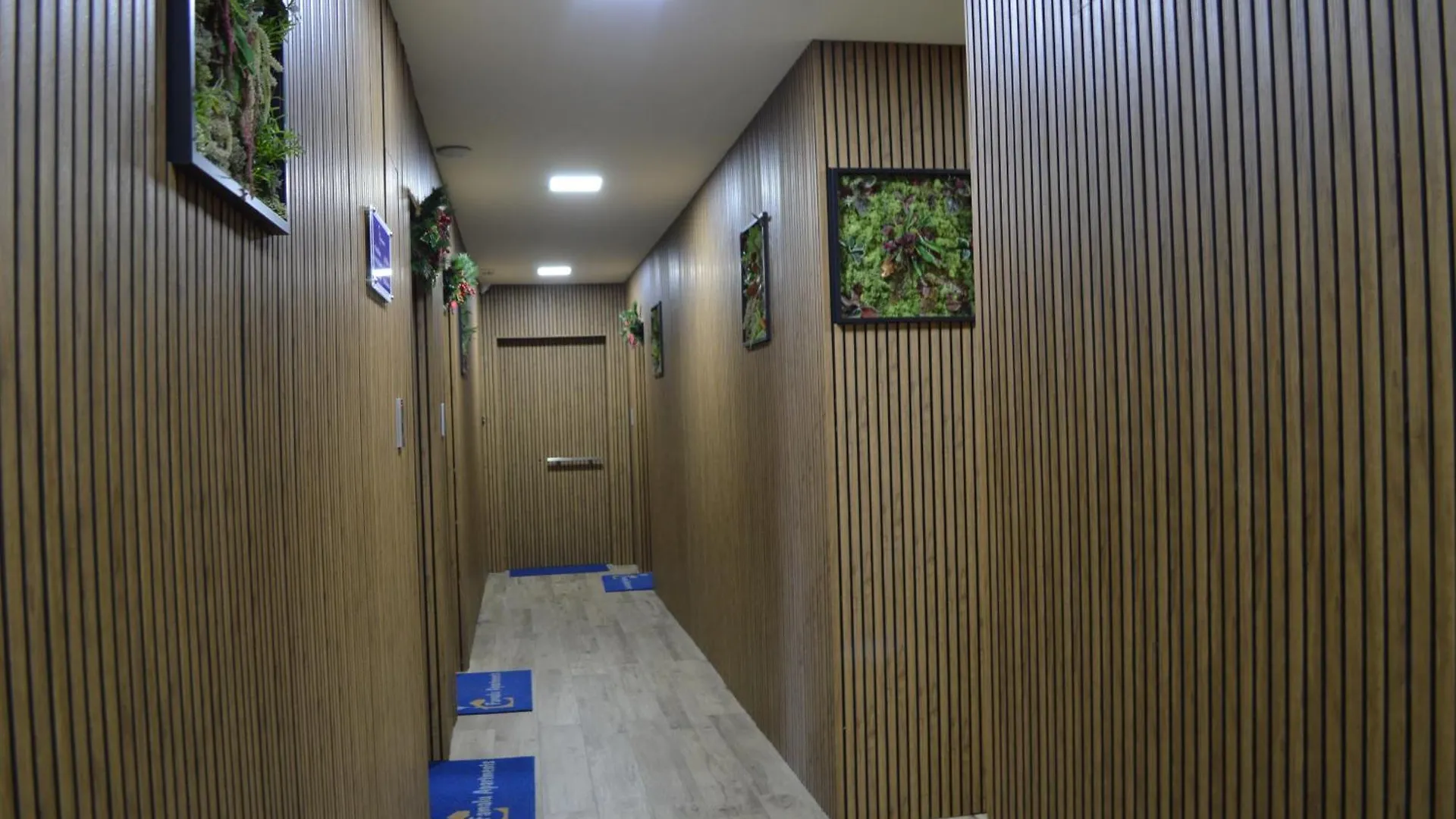 Famalu Apartments Naples 2*,