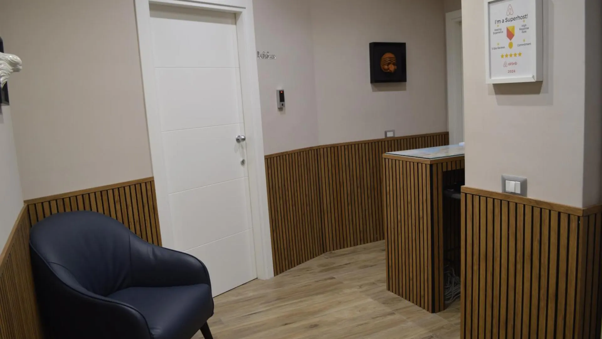 Famalu Apartments Naples 2*,  Italy