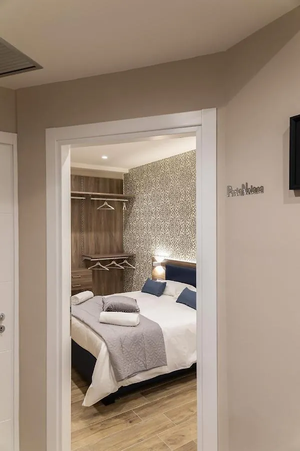 Bed & Breakfast Famalu Apartments Naples